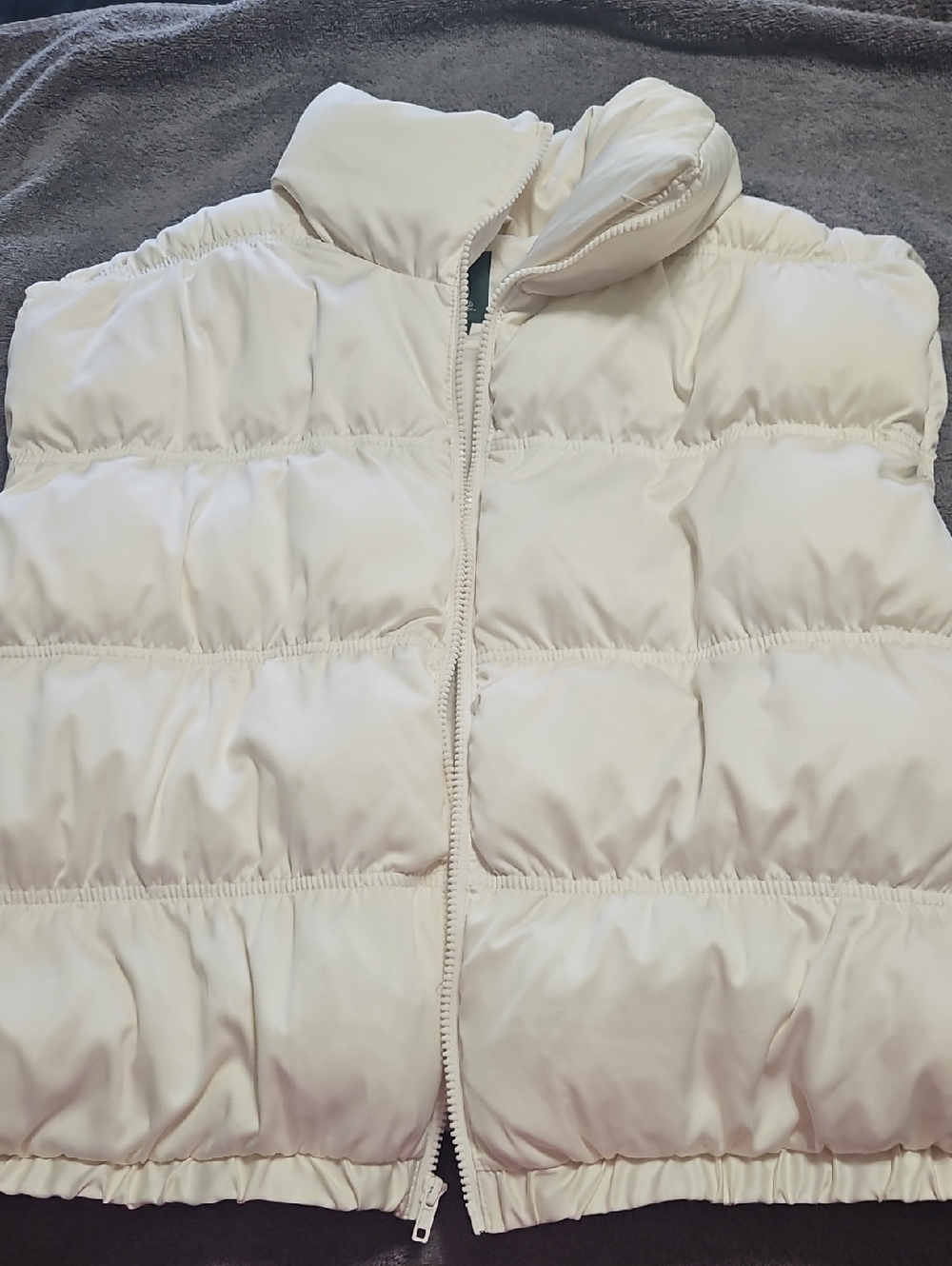 Ivory Puffer Vest - Quilted Sleeveless Jacket